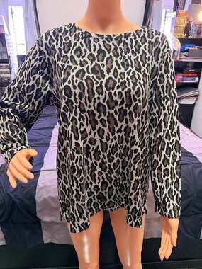 Cathy Daniels Leopard Print Knit Tunic Top Black Brown Animal Sweater Medium